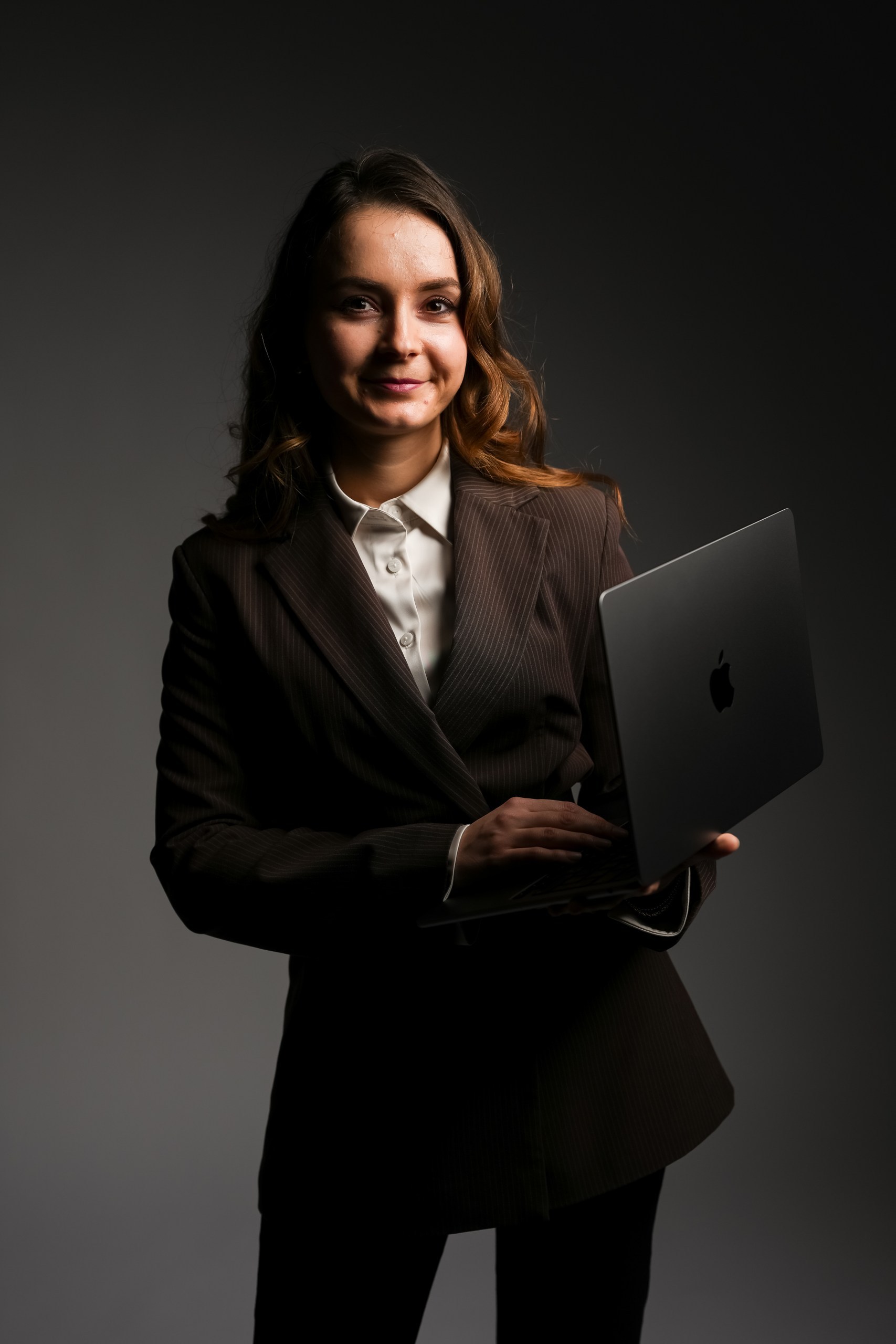 Natașa — broker de asigurări